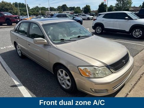 Used 2000 Toyota Avalon XL FWD image 2