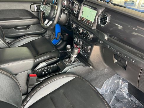 Used 2022 Jeep Wrangler Unlimited Rubicon AWD/4WD image 16