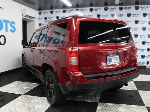 Used 2015 Jeep Patriot Sport w/ Power Value Group FWD image 2