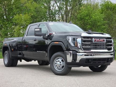 New 2026 GMC Sierra 3500 SLE w/ SLE Value Package AWD/4WD image 2