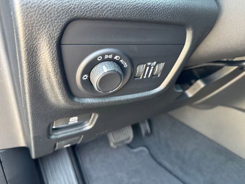 New 2025 Jeep Grand Cherokee L Laredo w/ Luxury Tech Group I image 17