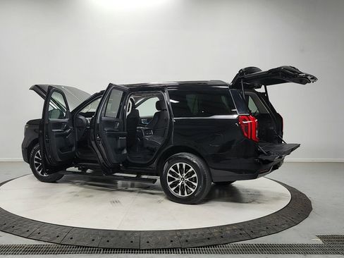 Used 2025 Ford Expedition Platinum AWD/4WD image 13