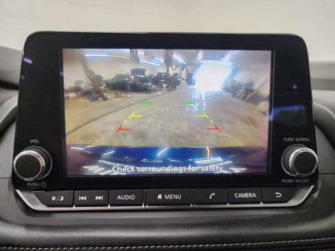 Used 2024 Nissan Rogue SV AWD/4WD image 19