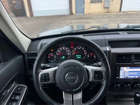 Used 2012 Jeep Liberty Limited Jet w/ Comfort/Convenience Group AWD/4WD image 20
