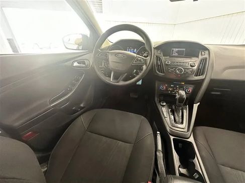 Used 2017 Ford Focus SE image 15