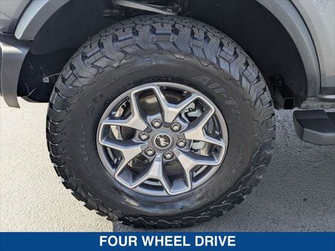 Used 2023 Ford Bronco Badlands AWD/4WD image 9