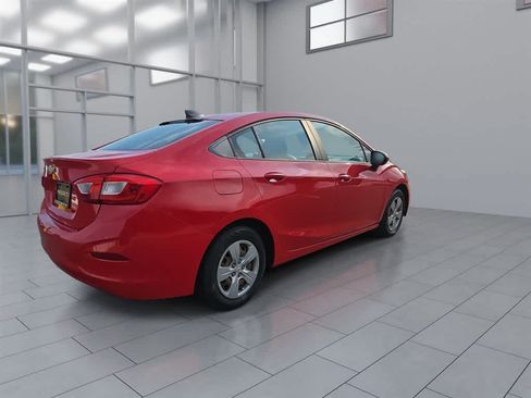 Used 2017 Chevrolet Cruze LS FWD image 9