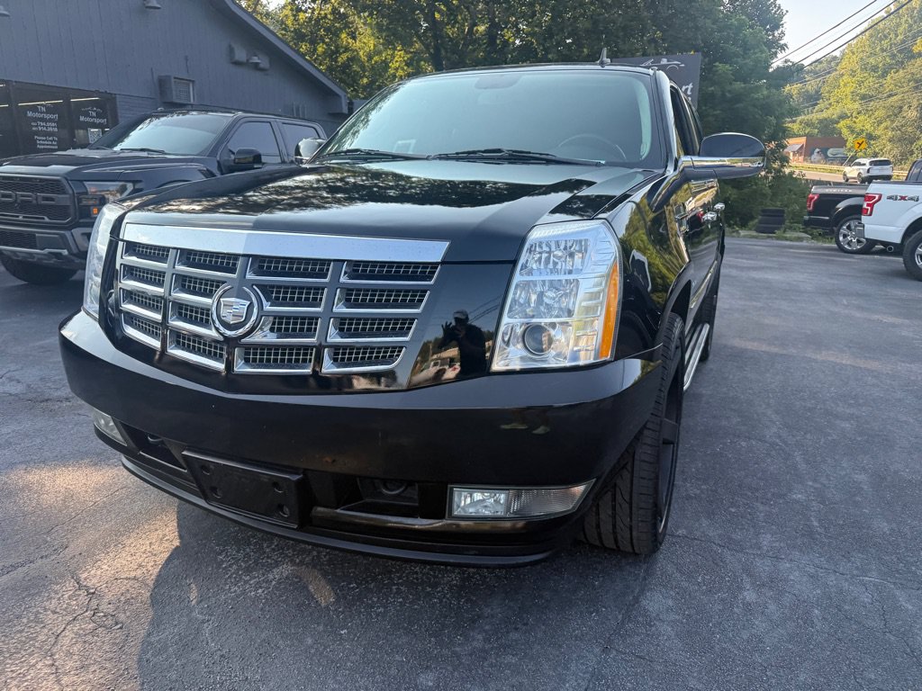 Used 2011 Cadillac Escalade AWD image 29