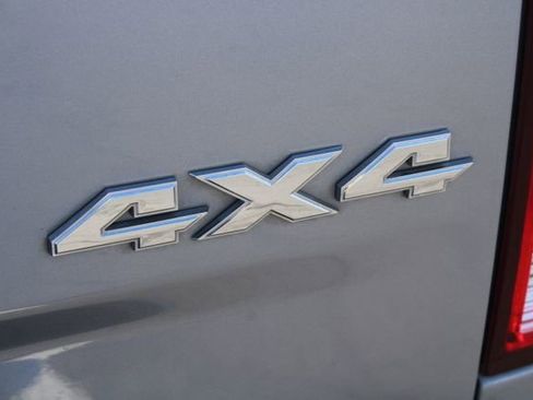 Used 2020 RAM 1500 Classic SLT AWD/4WD image 27