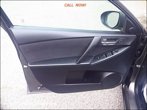 Used 2010 MAZDA MAZDA3 i Touring image 18