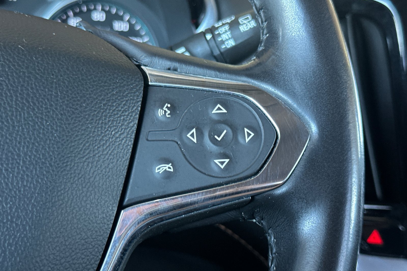 Used 2019 Chevrolet Traverse LT w/ LPO, Blackout Package AWD/4WD image 28