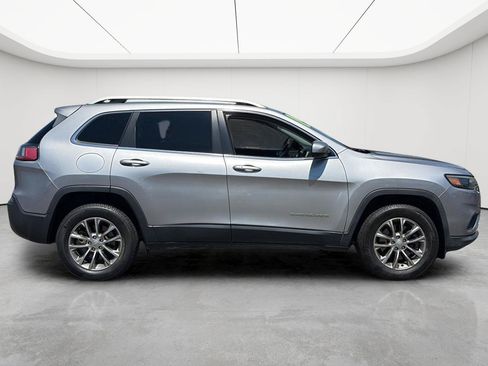Used 2019 Jeep Cherokee Latitude Plus w/ Cold Weather Group AWD/4WD image 9