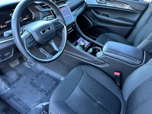 Used 2021 Jeep Grand Cherokee L Laredo w/ Luxury Tech Group I image 9