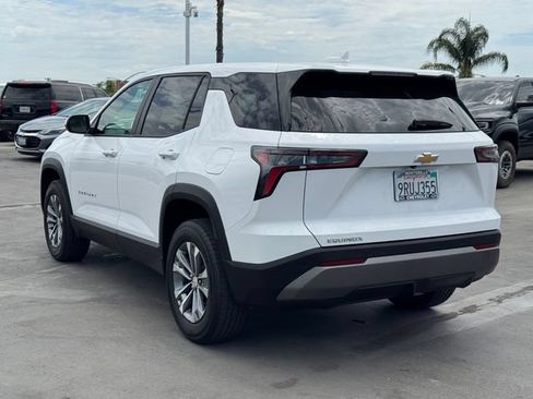 Certified 2025 Chevrolet Equinox LT FWD image 3
