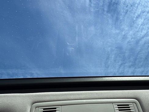 Certified 2024 Volkswagen Jetta SE w/ Panoramic Sunroof Package image 26