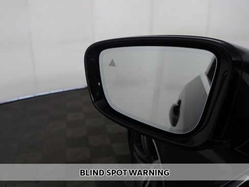 Used 2023 BMW 530i xDrive w/ Convenience Package image 5