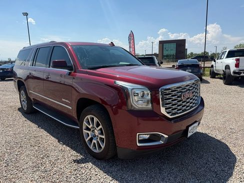 Used 2020 GMC Yukon XL Denali AWD/4WD image 2