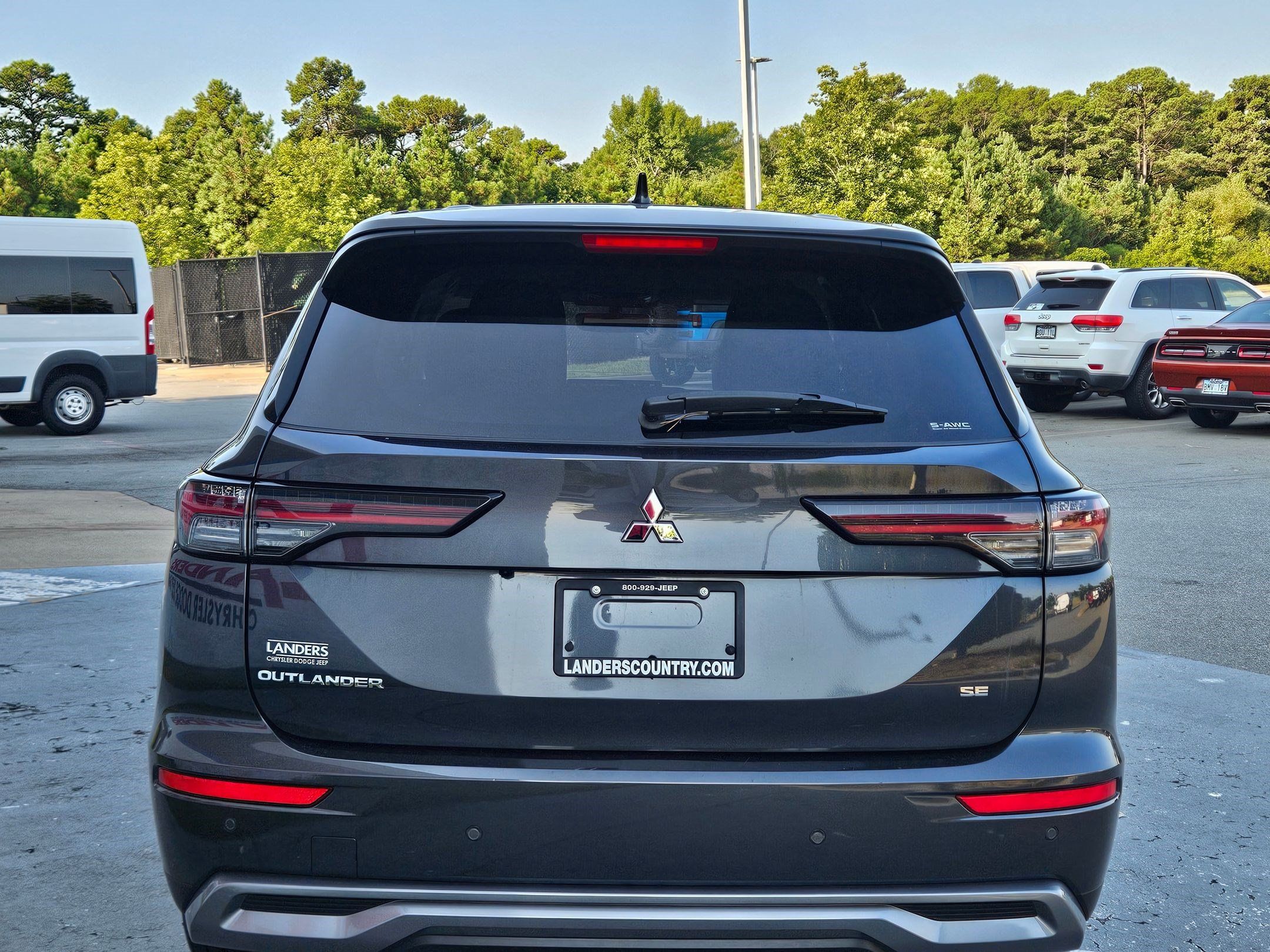 Used 2025 Mitsubishi Outlander SE AWD/4WD image 6