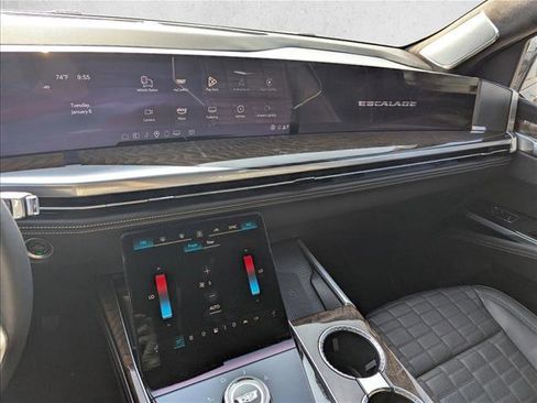 Certified 2025 Cadillac Escalade Sport Platinum image 11