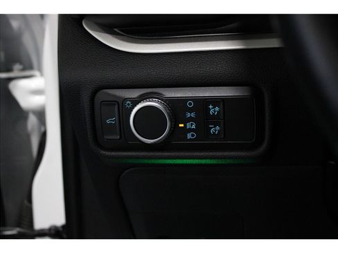 Used 2020 Ford Explorer XLT image 29