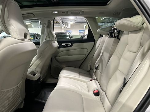 Certified 2023 Volvo XC60 T8 Plus AWD/4WD image 23