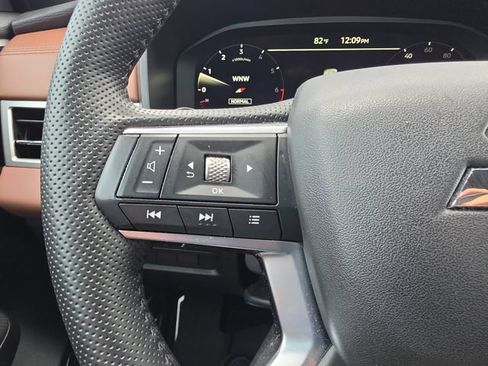 Used 2025 Mitsubishi Outlander SEL FWD image 21
