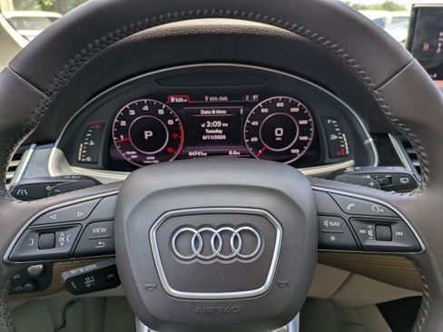 Used 2017 Audi Q7 3.0T Prestige w/ Prestige Package AWD/4WD image 28