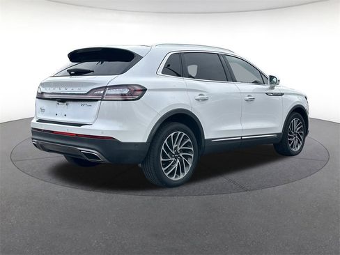 Used 2020 Lincoln Nautilus Reserve image 5