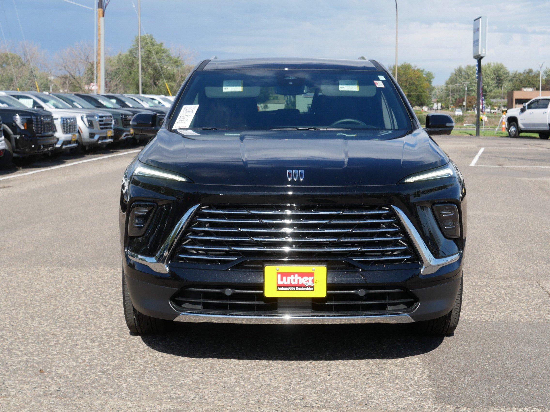 Used 2026 Buick Enclave Preferred AWD/4WD image 2
