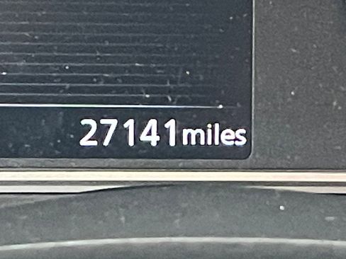 Used 2025 Nissan Versa SV image 39