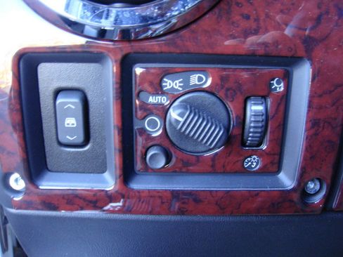 Used 2005 HUMMER H2 SUT w/ Preferred Equipment Group image 20