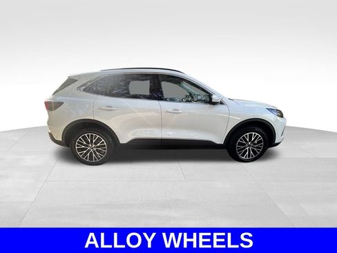 Certified 2024 Ford Escape SE w/ PHEV Premium Package image 3