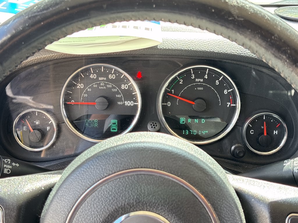 Used 2016 Jeep Wrangler Unlimited Sahara w/ Connectivity Group AWD/4WD image 22