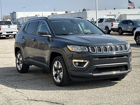 Used 2017 Jeep Compass Limited w/ Navigation Group image 6