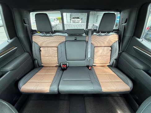 New 2026 Chevrolet Silverado 1500 High Country w/ Max Trailering Package image 4