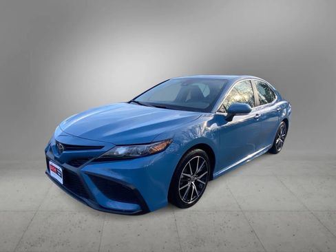 Used 2023 Toyota Camry SE image 8