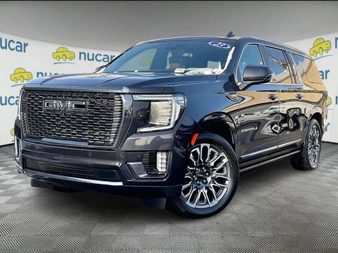 Used 2023 GMC Yukon XL Denali Ultimate image 3