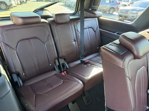 Used 2024 Ford Expedition Limited image 36