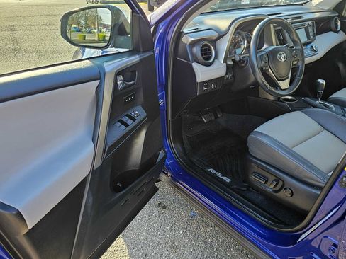 Used 2015 Toyota RAV4 Limited image 19