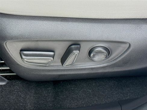 Used 2023 Toyota RAV4 XLE w/ Convenience Package image 19