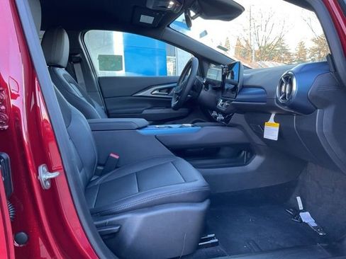 New 2026 Chevrolet Equinox EV LT image 16