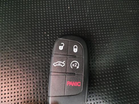 Used 2019 Jeep Compass Limited FWD image 32