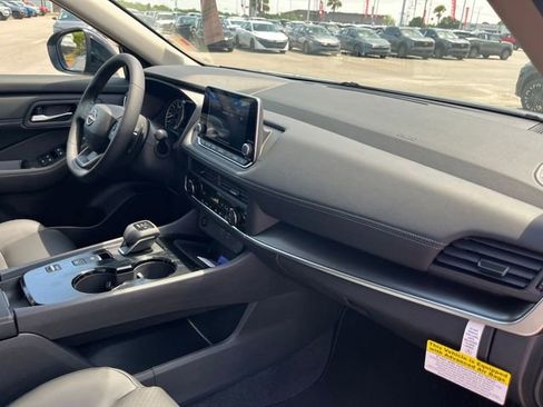 New 2026 Nissan Rogue SV FWD image 31