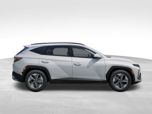 New 2025 Hyundai Tucson SEL image 7