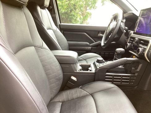 Certified 2024 Toyota Tacoma TRD Sport w/ TRD Sport Premium Package AWD/4WD image 4