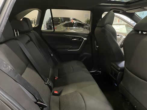 Used 2022 Toyota RAV4 SE w/ Convenience Package image 27