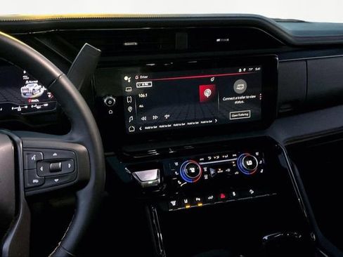 Used 2024 GMC Sierra 2500 AT4 w/ AT4 Premium Plus Package image 9