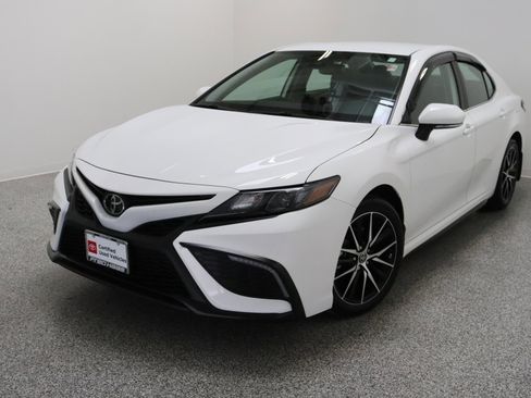 Certified 2023 Toyota Camry SE w/ Convenience Package image 2