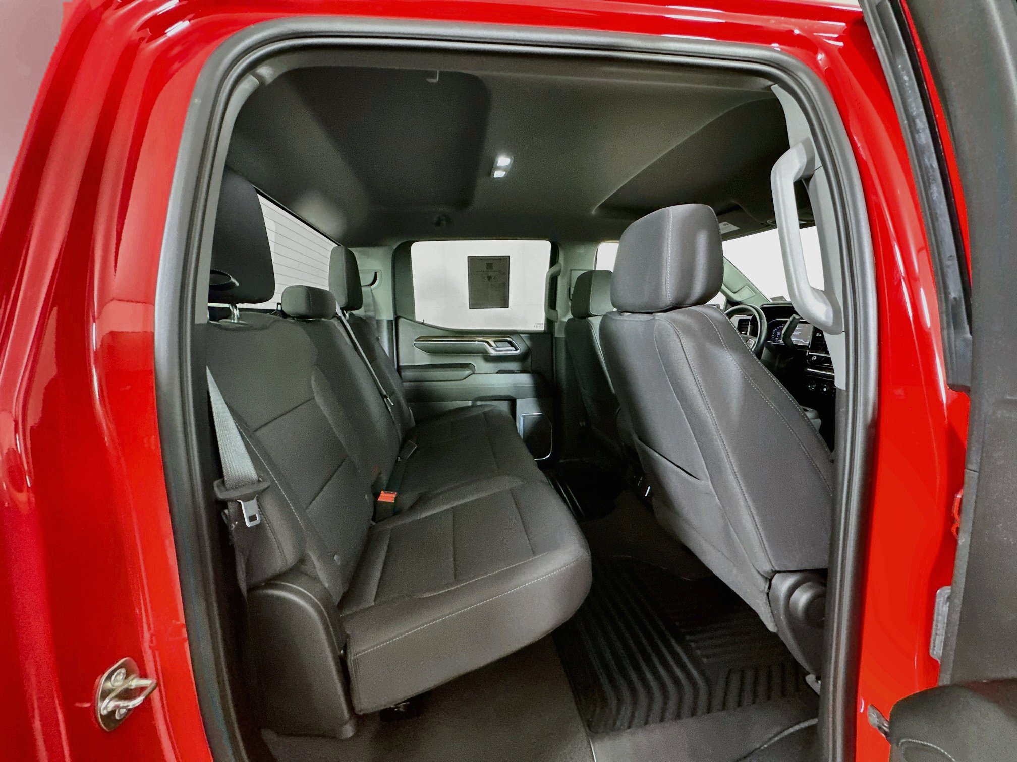 Used 2024 Chevrolet Silverado 1500 LT AWD/4WD image 29