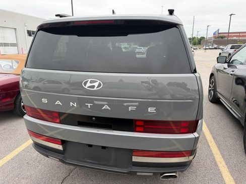Used 2025 Hyundai Santa Fe Limited FWD image 5